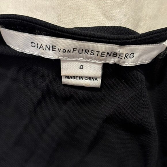 DIANE VON FURSTENBERG Malba Printed Trim Silk Wrap Dress Size 4 - Picture 9 of 12